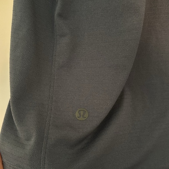 Lululemon size large performance T-shirt - Picture 5 of 6